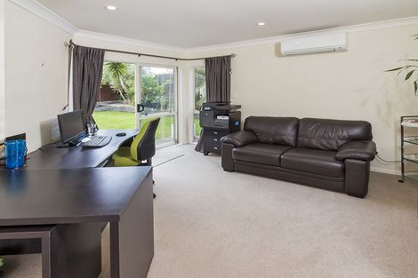 Photo of property in 16 Brooke Ridge Rise, East Tamaki Heights, Auckland, 2016