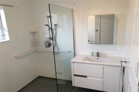 Photo of property in 123 Riverpark Crescent, Henderson, Auckland, 0610