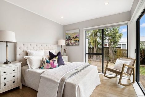 Photo of property in 25 Meadowland Drive, Somerville, Auckland, 2014