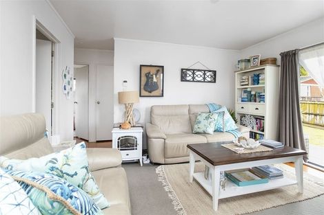 Photo of property in 30 Beechdale Crescent, Pakuranga Heights, Auckland, 2010