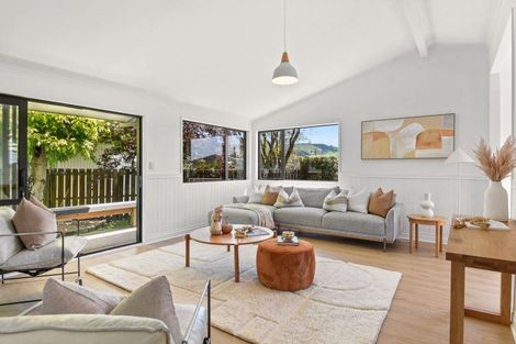 Photo of property in 12 Matthew Place, Kawaha Point, Rotorua, 3010