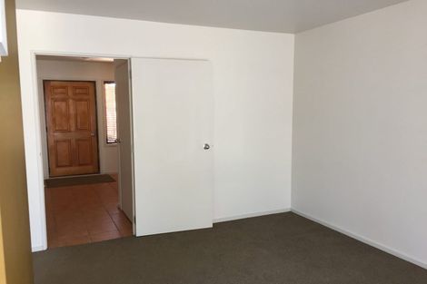 Photo of property in 1/13 John Jennings Drive, Oteha, Auckland, 0632