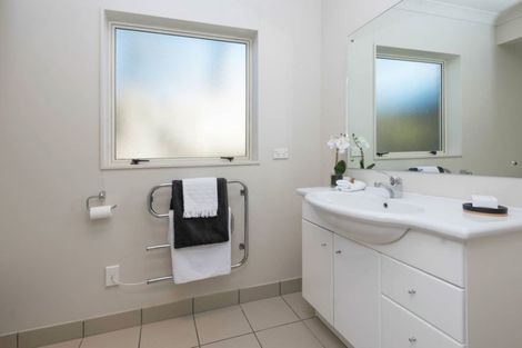 Photo of property in 13a Rodney Street, Howick, Auckland, 2014