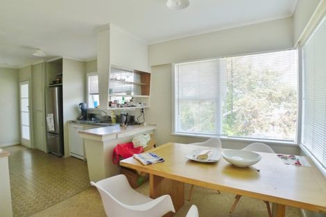 Photo of property in 20 Kenmure Avenue, Forrest Hill, Auckland, 0620