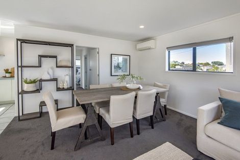 Photo of property in 2/27 Northboro Road, Hauraki, Auckland, 0622