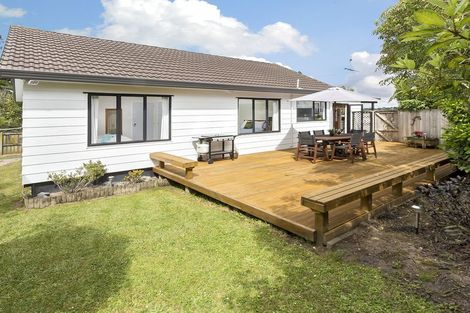 Photo of property in 2/28 De Quincey Terrace, Highland Park, Auckland, 2010