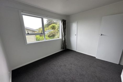 Photo of property in 31b Omega Street, Newlands, Wellington, 6037