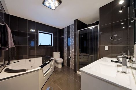 Photo of property in 14 Bradnor Meadows Drive, Swanson, Auckland, 0612