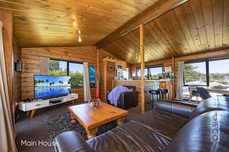 Photo of property in 144 Taupaki Road, Taupaki, Henderson, 0782