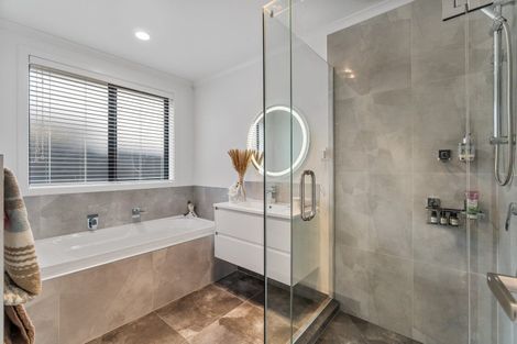 Photo of property in 24 Murray Ward Drive, Te Kauwhata, 3710