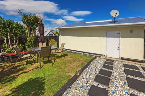 Photo of property in 9 Toporoa View, Ascot Park, Porirua, 5024