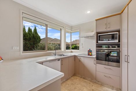 Photo of property in 27 Marshwood Place, Papamoa Beach, Papamoa, 3118