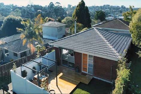 Photo of property in 1/9 Paruru Avenue, Northcote, Auckland, 0627