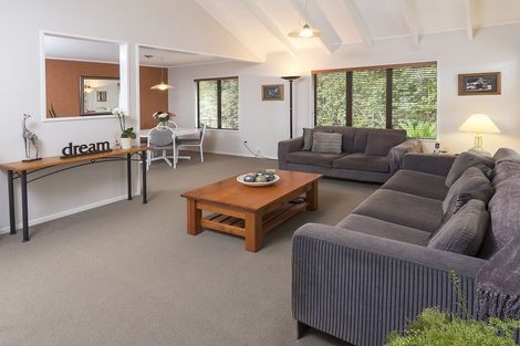 Photo of property in 2/28 De Quincey Terrace, Highland Park, Auckland, 2010