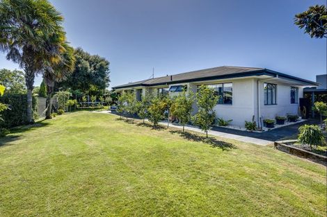 Photo of property in 28 Chester Street, Taradale, Napier, 4112