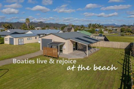 Photo of property in 14 Rena Place, Whitianga, 3510