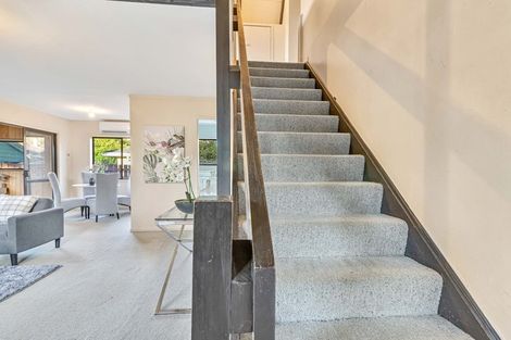 Photo of property in 2/5 Gloaming Place, Conifer Grove, Takanini, 2112