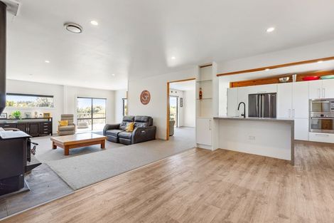 Photo of property in 14 Arthur Road, Paraite, New Plymouth, 4373