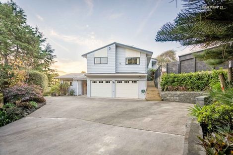 Photo of property in 5 Palmetto Place, Goodwood Heights, Auckland, 2105