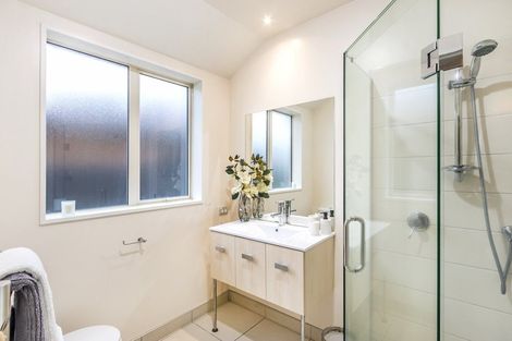 Photo of property in 1 Whio Close, Parklands, Christchurch, 8083