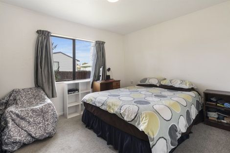 Photo of property in 2/4 Maplesden Drive, Clendon Park, Auckland, 2103