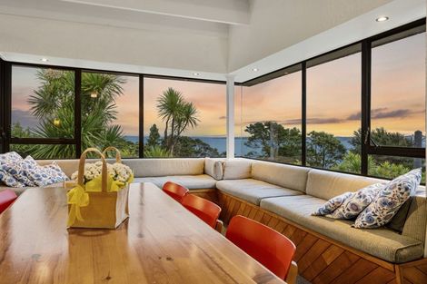 Photo of property in 20 Arapito Road, Titirangi, Auckland, 0604