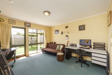 Photo of property in 79 Rangiora Avenue, Roslyn, Palmerston North, 4414