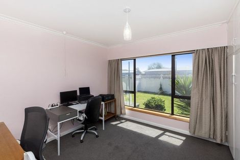 Photo of property in 18 Voss Street, Shirley, Christchurch, 8013