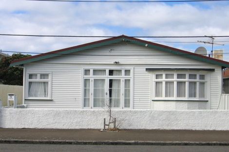 Photo of property in 73 Apu Crescent, Lyall Bay, Wellington, 6022