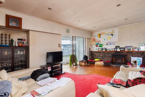 Photo of property in 54 St Leonards Road, Kelston, Auckland, 0602