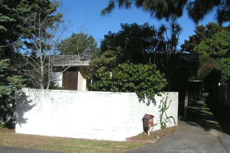 Photo of property in 135 Sunnynook Road, Forrest Hill, Auckland, 0620