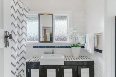 Photo of property in 43 Opawa Road, Waltham, Christchurch, 8023