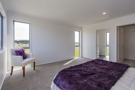 Photo of property in 18 Sholto Duncan Crescent, Halswell, Christchurch, 8025