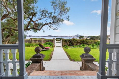 Photo of property in 16 Jubilee Avenue, Devonport, Auckland, 0624