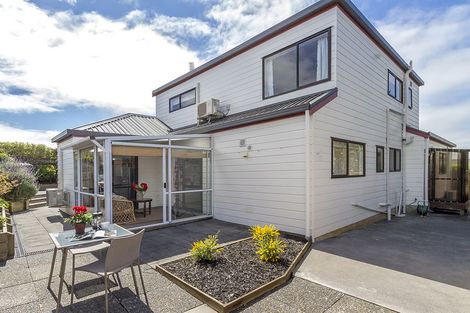 Photo of property in 2/15 Vincent Street, Howick, Auckland, 2014
