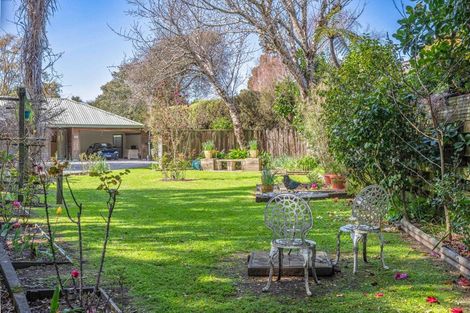 Photo of property in 243 Te Moana Road, Waikanae, 5036