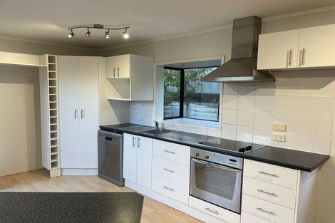 Photo of property in 1/865 Beach Road, Waiake, Auckland, 0630