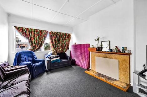 Photo of property in 210 South Road, Hawera, 4610