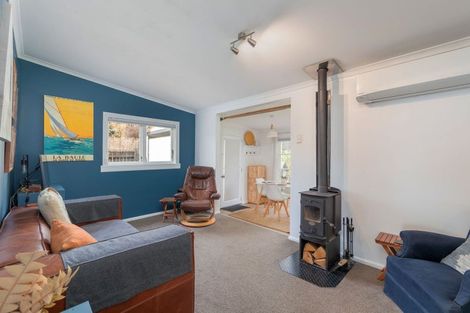 Photo of property in 21a Korau Grove, Stokes Valley, Lower Hutt, 5019