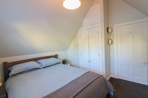 Photo of property in 16 Newman Terrace, Thorndon, Wellington, 6011