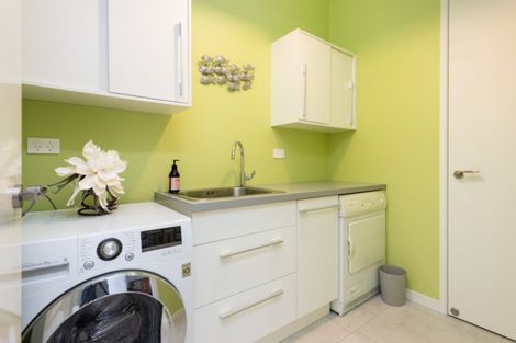 Photo of property in 24a Sunbrae Grove, Mount Maunganui, 3116