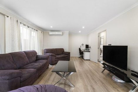 Photo of property in 21 Maylee Crescent, Gulf Harbour, Whangaparaoa, 0930