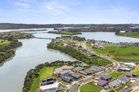 Photo of property in 33 Omahina Street, Raglan, 3225