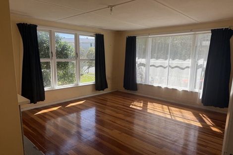 Photo of property in 8 York Place, Cannons Creek, Porirua, 5024
