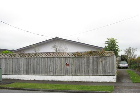 Photo of property in 20 Manu Crescent, Upper Vogeltown, New Plymouth, 4310