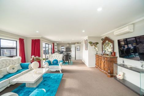 Photo of property in 1 Angelina Way, Kelvin Grove, Palmerston North, 4414