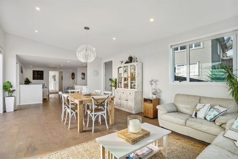 Photo of property in 133 Stanmore Bay Road, Stanmore Bay, Whangaparaoa, 0932