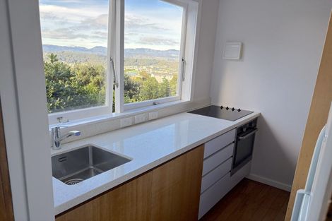 Photo of property in 69 Moana Road, Kelburn, Wellington, 6012