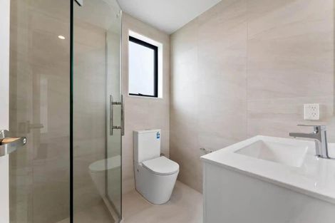 Photo of property in 28 Whare Kauri Road, Papakura, 2110