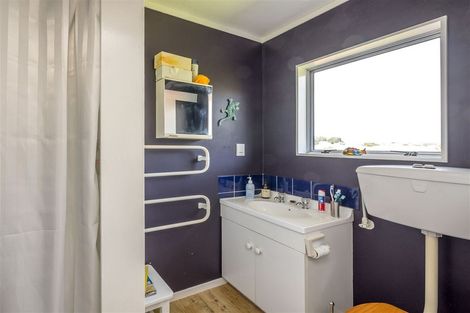 Photo of property in 3 Mavis Avenue, Waikawa Beach, Manakau, 5573